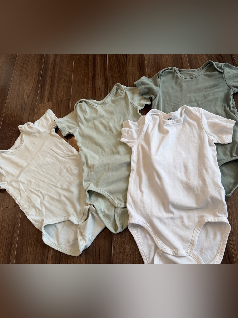 H&M Baby Short Sleeve One-Piece Bodysuits in White and Sage 2-3 A